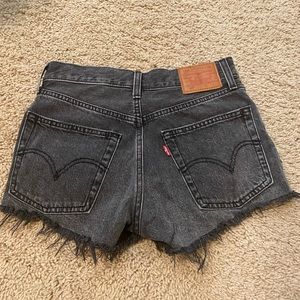 Black Levi’s shorts